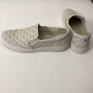 Size 6 Michael Kors Keaton Sneakers.